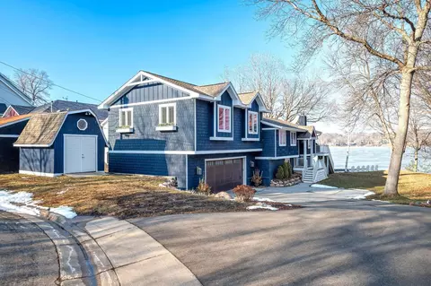 5000 Enchanted Rd, Mound, MN 55364
