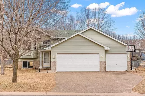 707 11th Ave SW, Isanti, MN 55040