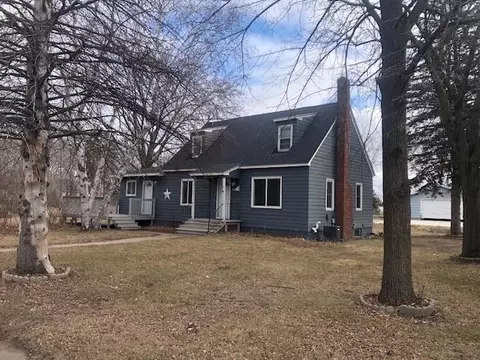 1006 Armstrong Ave N, Litchfield, MN 55355
