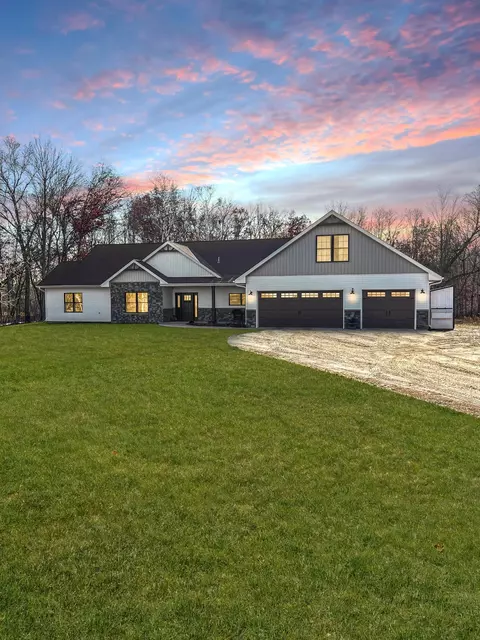 7705 470th St, Harris, MN 55032