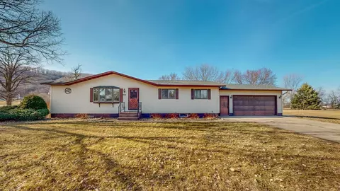924 Campbell Ave, Wabasha, MN 55981