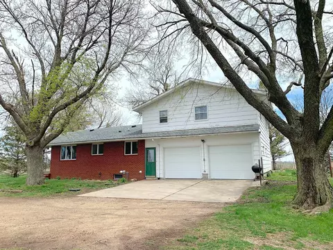 51662 140th St, Wells, MN 56097