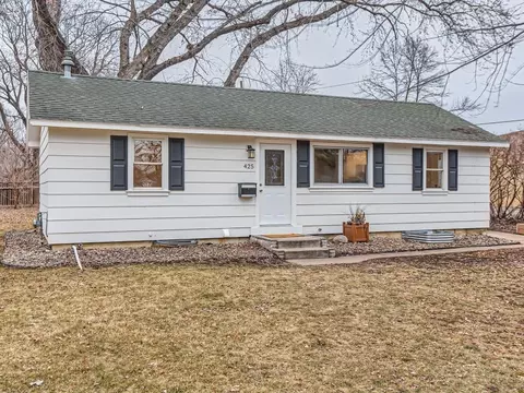 425 Madison Ave S, Hopkins, MN 55343