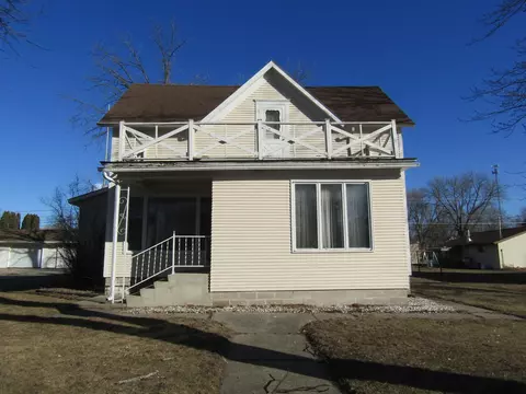 708 11th Ave, Clarkfield, MN 56223