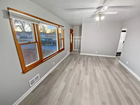 2031 Shale Ln, Eagan, MN 55122 photo 3