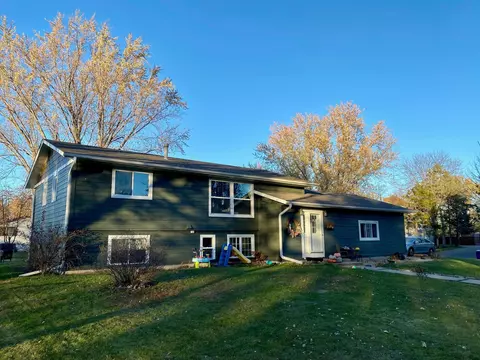 821 Lasalle Pl, Saint Cloud, MN 56301