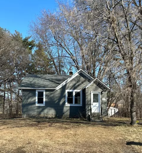 1960 Ide St, Maplewood, MN 55109