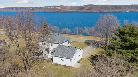 32297 Lakeview Dr, Lake City, MN 55041