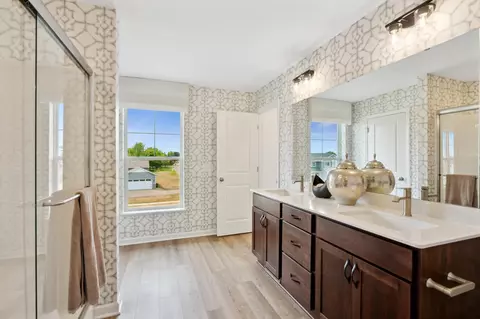 Bath - 13613 Pine Dr, Rogers, MN 55374 photo 2 of 6