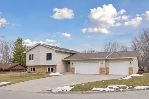 6539 Countryside Dr, Eden Prairie, MN 55346