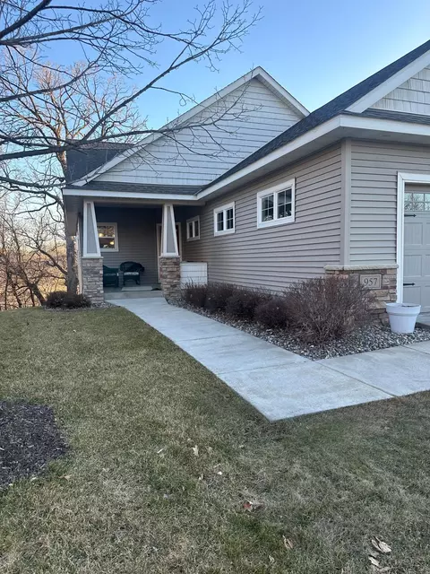 957 Firesteed Rdg, Waconia, MN 55387