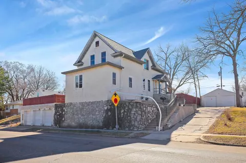 188 Butler Ave E, West Saint Paul, MN 55118