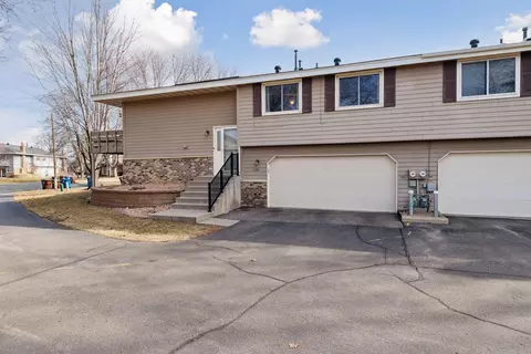 11133 Xavier Cir, Bloomington, MN 55437
