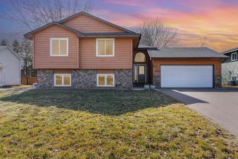 5766 142nd St W, Apple Valley, MN 55124