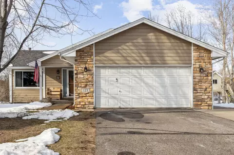 121 Hiawatha Ave E, Big Lake, MN 55309
