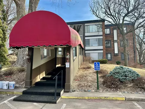 3076 Lexington Ave N #B2, Roseville, MN 55113