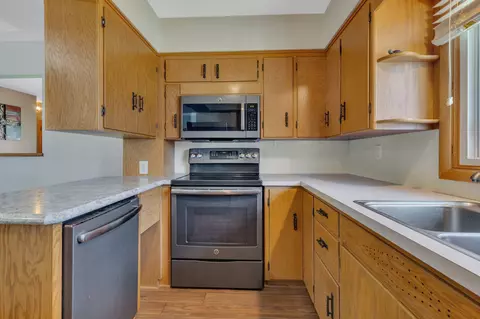 224 16th St E, Glencoe, MN 55336 photo 9