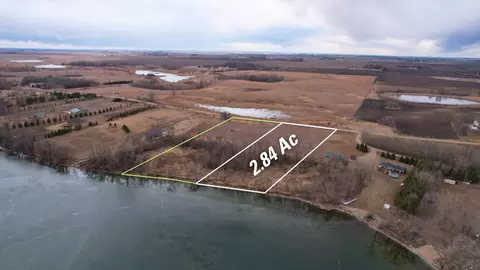 21542 Lake Ave, Morris, MN 56267