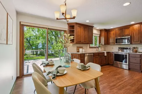 8280 Pleasant View Dr, Mounds View, MN 55112