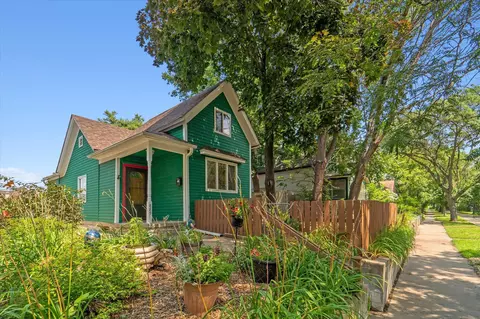 889 Margaret St, Saint Paul, MN 55106