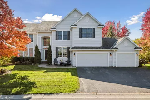 2199 Red Fox Cir, Chanhassen, MN 55317