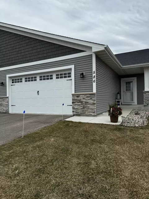 586 Shoreview Ln, Young America, MN 55397