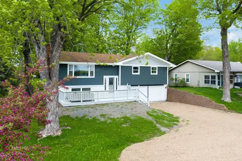8112 N Shore Trl N, Forest Lake, MN 55025