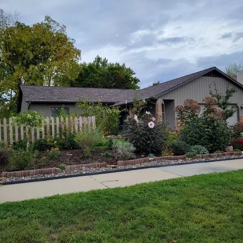 827 23rd St SW, Rochester, MN 55902