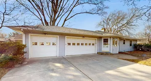 4701 Valley View Rd, Edina, MN 55424