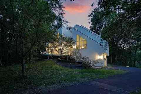 1800 Fairfield Rd S, Minnetonka, MN 55305
