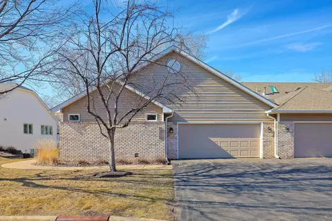 8324 Norman Creek Trl, Bloomington, MN 55437