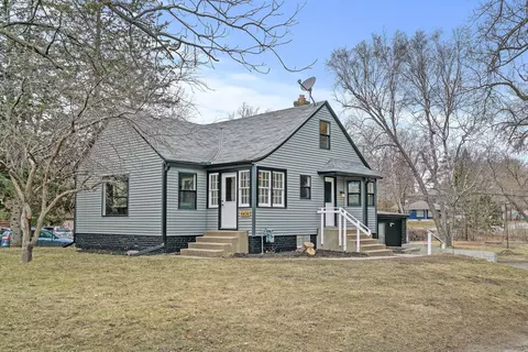 6436 Phoenix St, Golden Valley, MN 55427