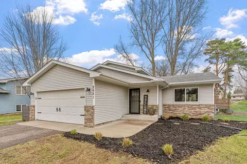 2661 Cornelia Trl, Woodbury, MN 55125