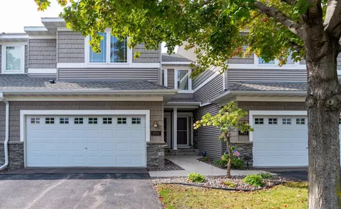 9792 Cupola Ln, Eden Prairie, MN 55347