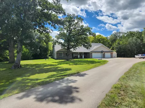 28645 Garrett Ave, Northfield, MN 55057