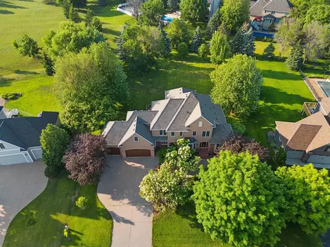 9120 Heritage Way, Woodbury, MN 55125