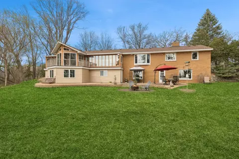 3309 W 90th St, Bloomington, MN 55431