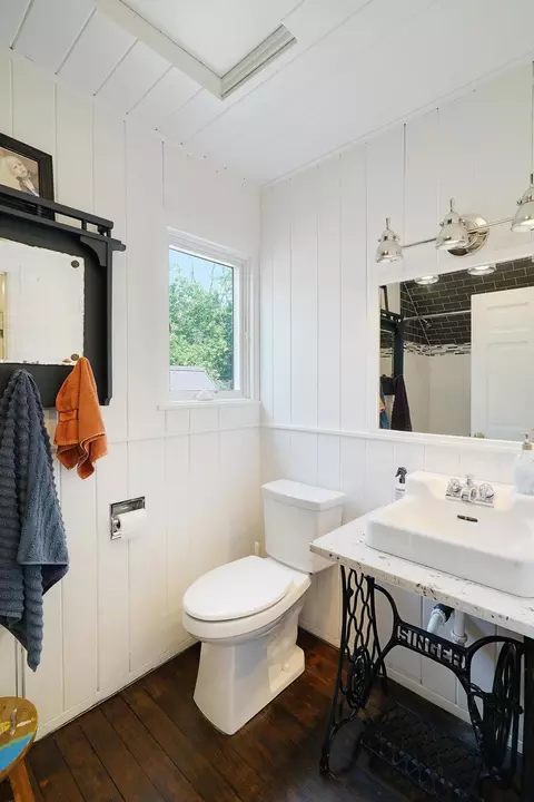 Bath - 3845 Honeysuckle Rd, Deephaven, MN 55391 photo 3 of 5
