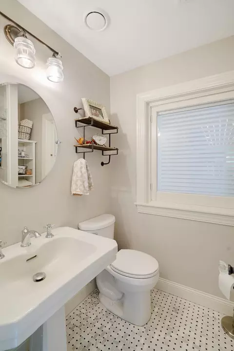 Bath - 3845 Honeysuckle Rd, Deephaven, MN 55391 photo 4 of 5