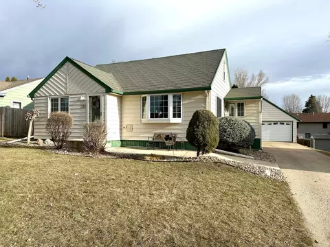 310 W Clary St, Worthington, MN 56187
