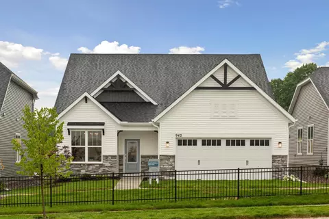 1099 Moers Dr, Chaska, MN 55318