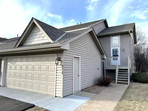 8818 Cottonwood Ln N, Maple Grove, MN 55369