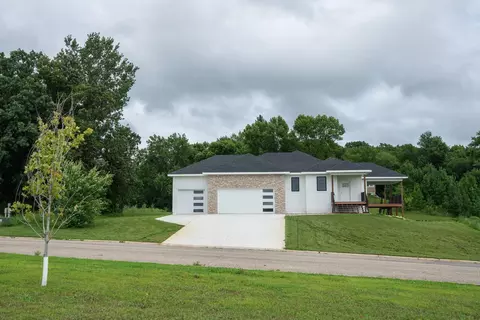 3635 Crestwood Rdg NE, Alexandria, MN 56308