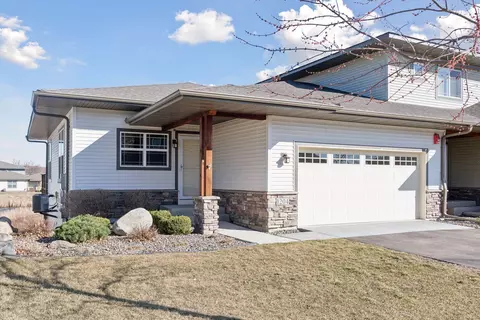 1204 Vernon Dr, Carver, MN 55315