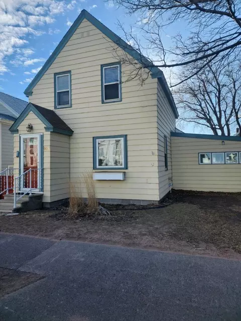 905 Lake Ave S, Duluth, MN 55802