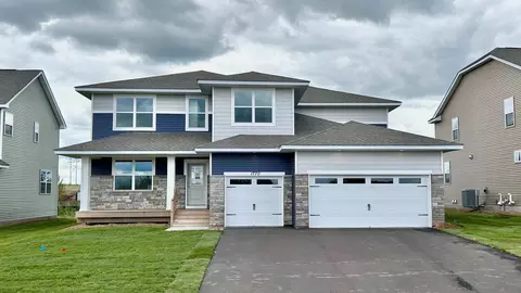 1770 Rainier Dr, Shakopee, MN 55379