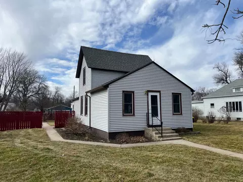 420 3rd St E, Hector, MN 55342 photo 3
