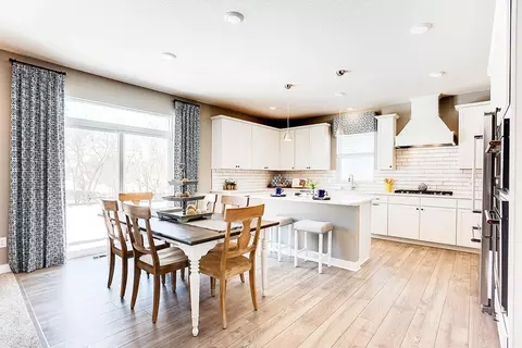 1679 Rainier Dr, Shakopee, MN 55379