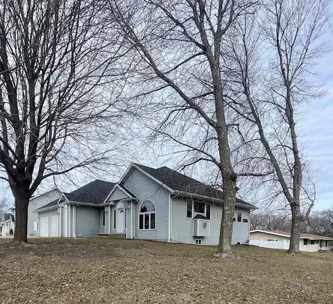 3823 Cedar Creek Ct, Fairmont, MN 56031