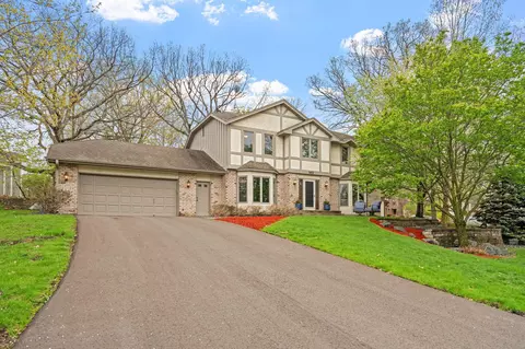 1452 Arden Oaks Dr, Arden Hills, MN 55112